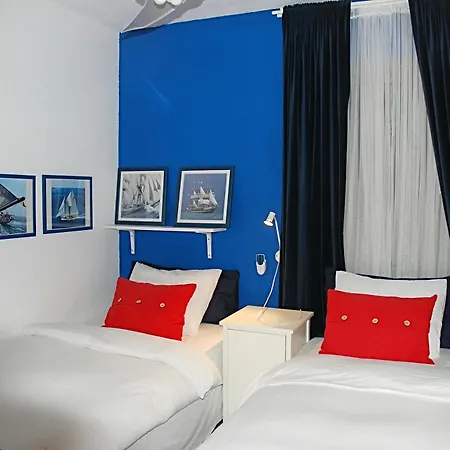 With 2 Bedrooms In Arona, With Wonderful Mountain View, Pool شقة أرونا
